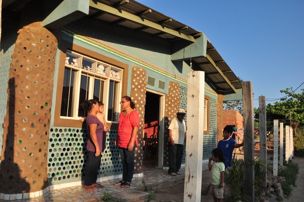 Garbage Homes - Bolivia - Viewfinder - Al Jazeera English